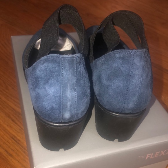 The Flexx BLUE Suede Cross Band Mary Janes size 8 BRAND NEW with BOX - Picture 4 of 9
